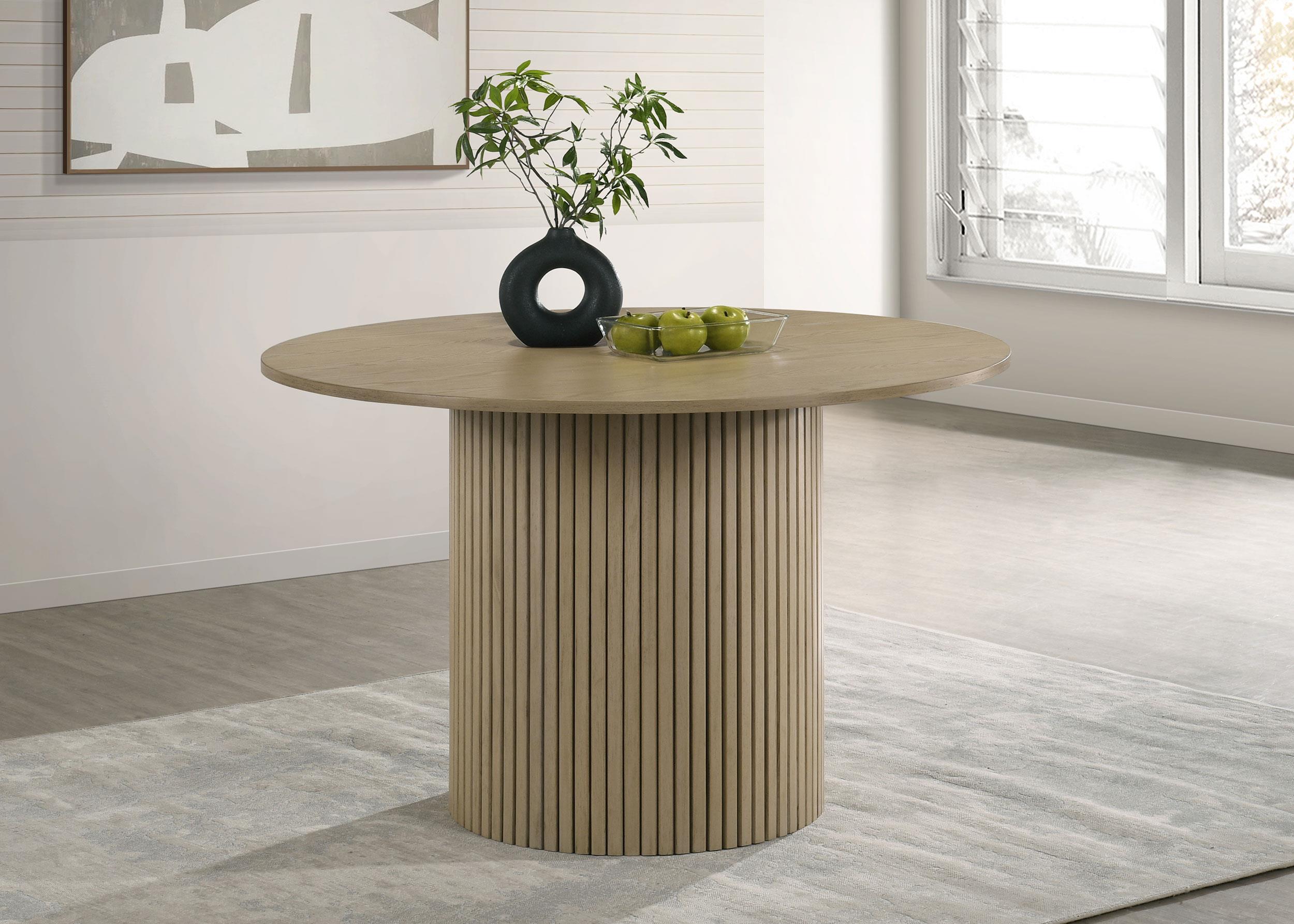 Hamlyn 43-inch Round Wood Dining Room Table Natural Oak