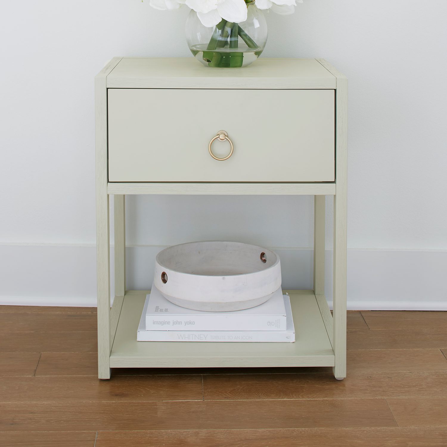 East End 1 Shelf Accent Table