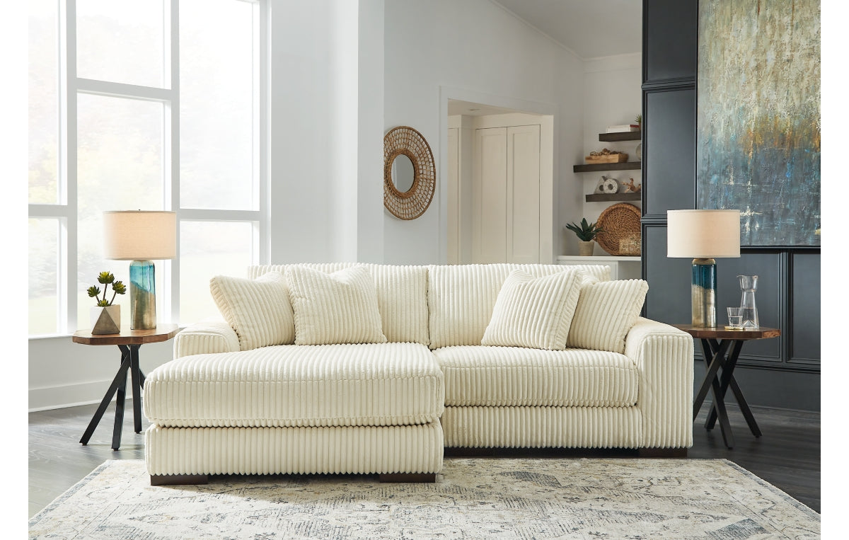 Lindyn 2-Piece Sectional with Chaise