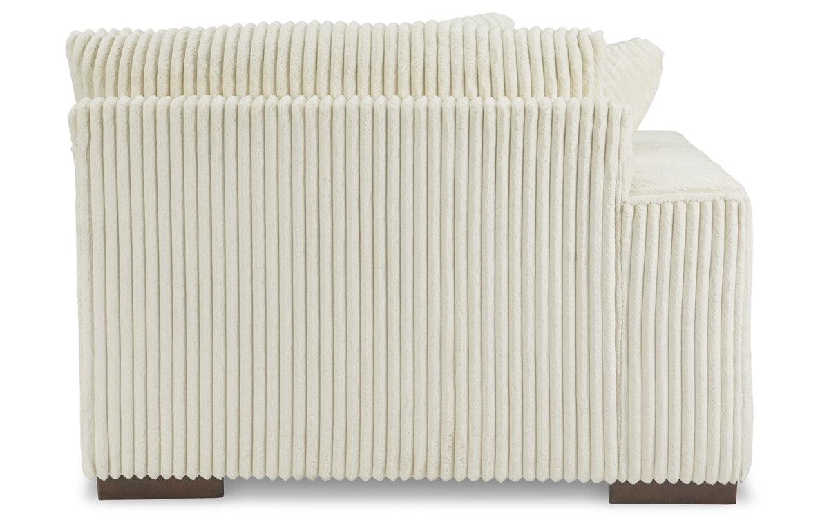Lindyn Super Chaise