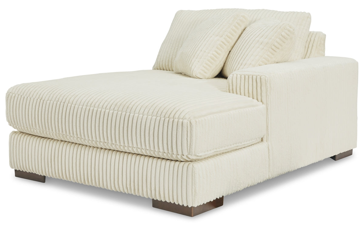 Lindyn Super Chaise