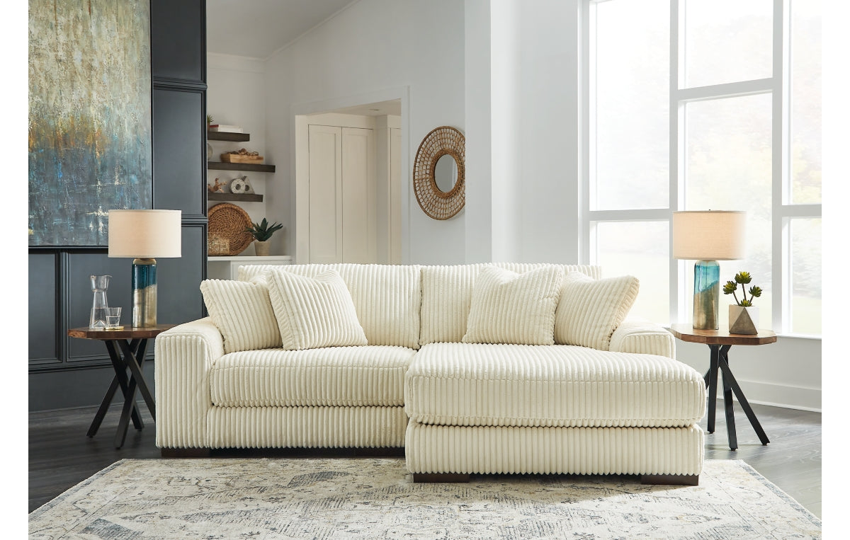 Lindyn 2-Piece Sectional with Chaise
