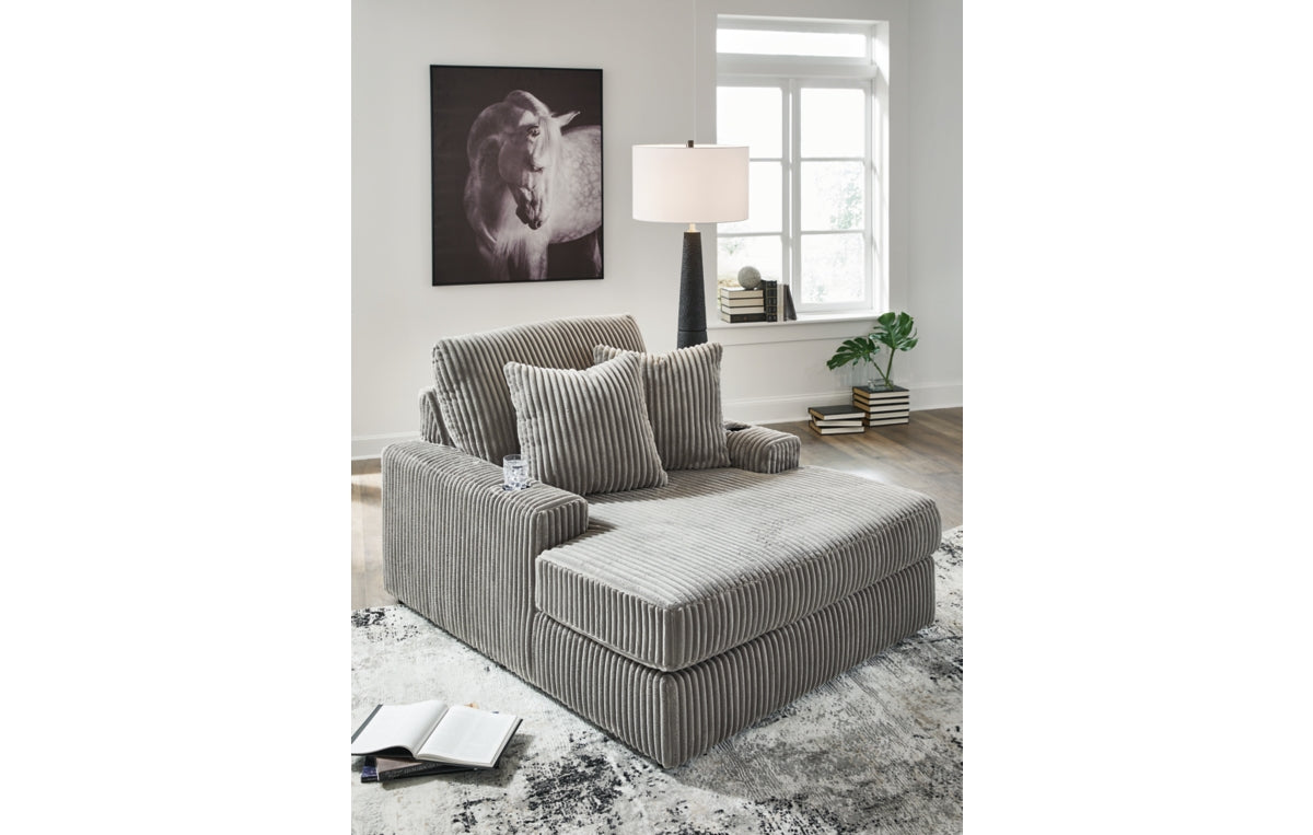 Lindyn Chaise