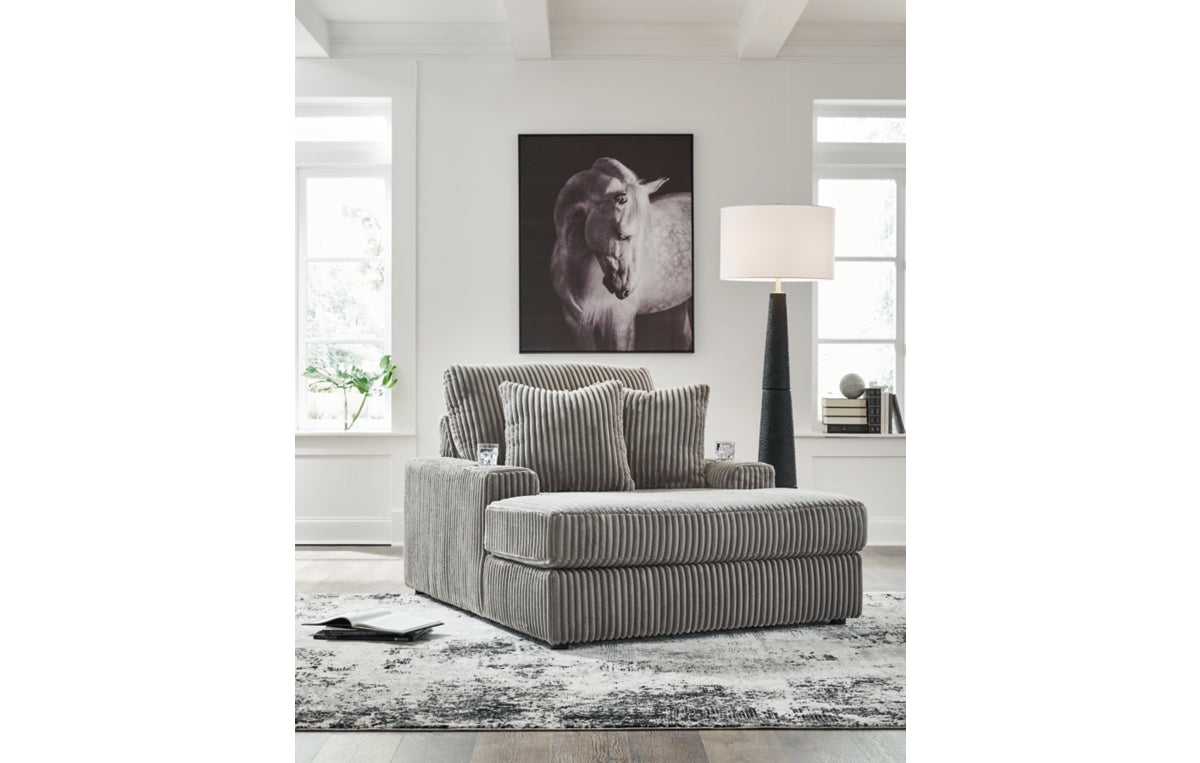 Lindyn Chaise