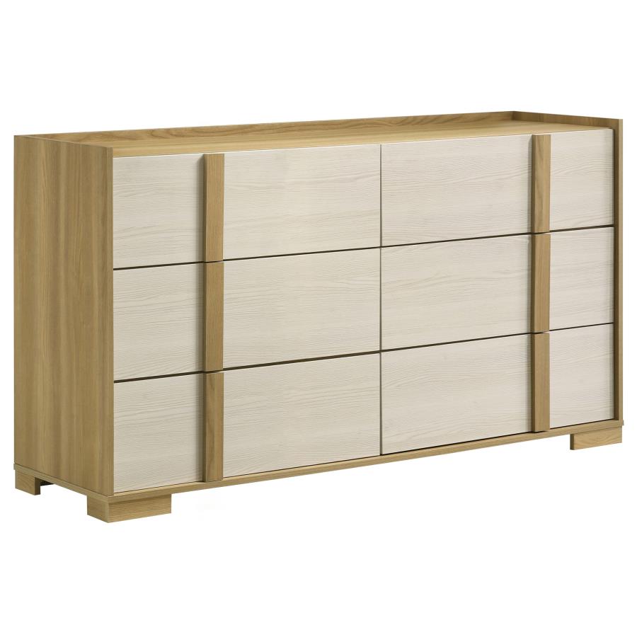 Hyland 4-piece Eastern King Bedroom Set Natural
