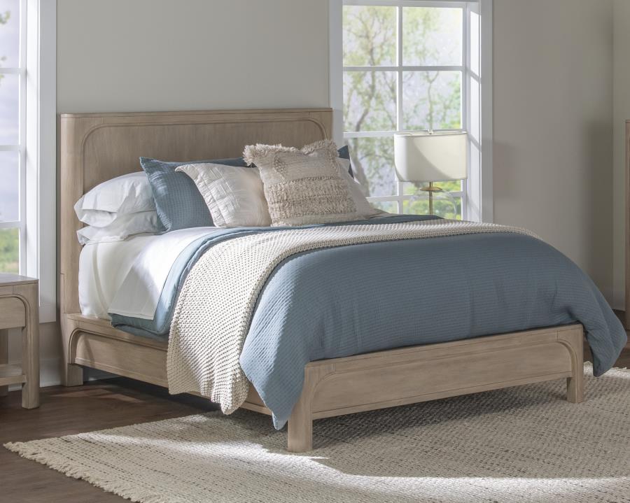 Solano 55-inch Queen Panel Bed Weathered Mango
