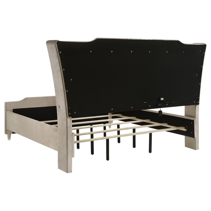 Lorient 4-piece Queen Bedroom Set Ivory and Camel