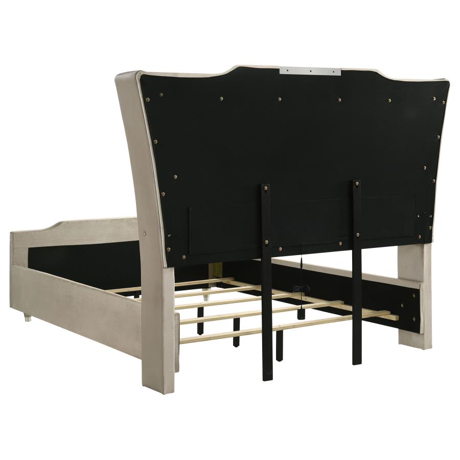 Lorient 4-piece Queen Fireplace Bedroom Set Ivory and Camel