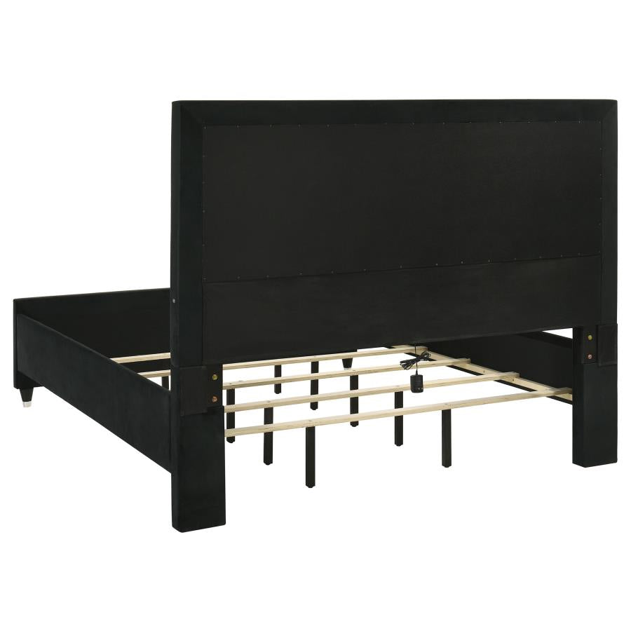 Ravenne 5-piece Velvet Upholstered California King LED Bedroom Set Black
