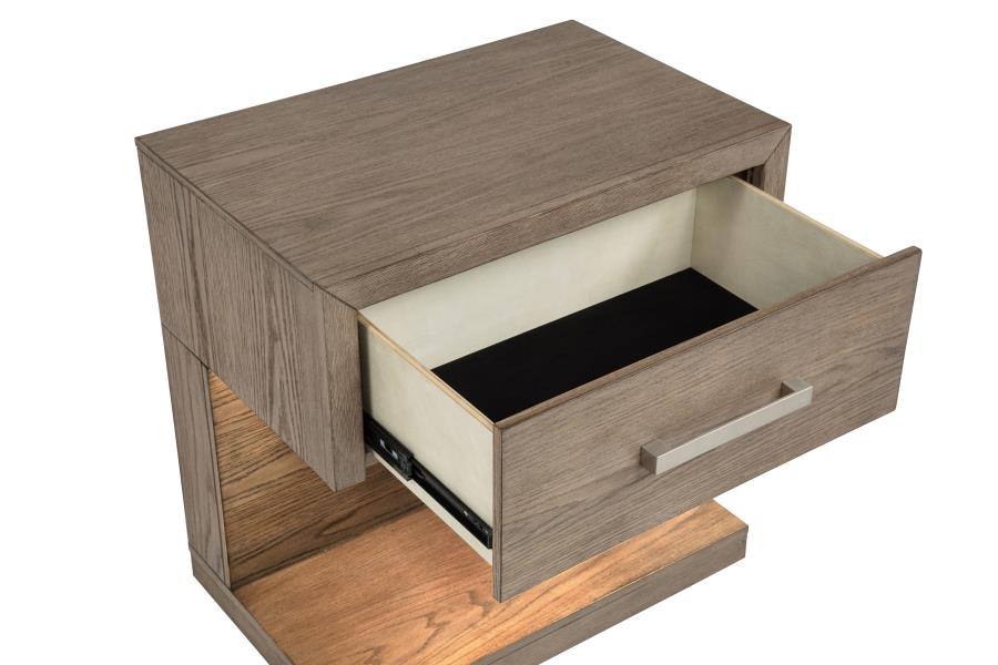 Kenora 4-piece Eastern King Bedroom Set Barley Brown