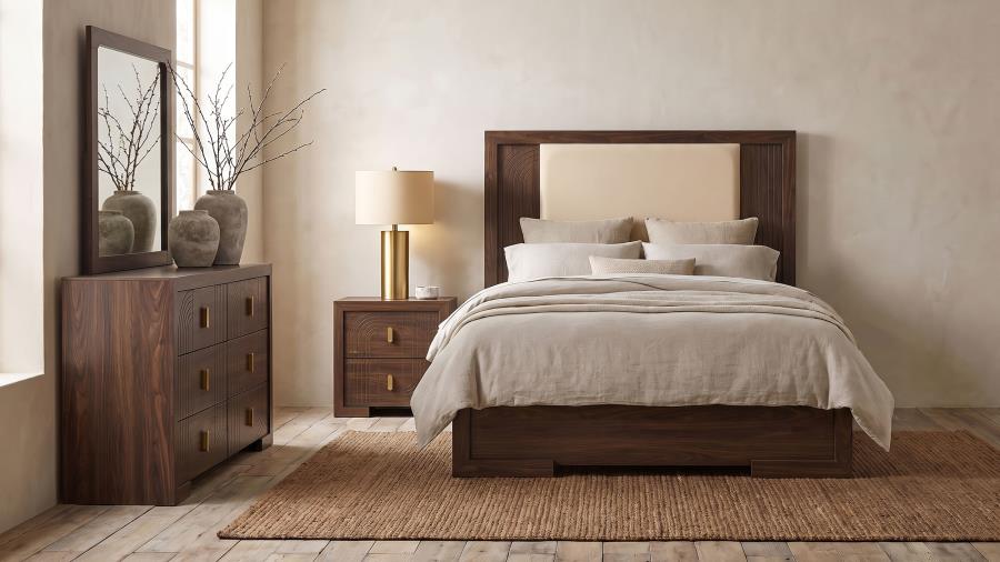 Etienne 4-piece Eastern King Bedroom Set Walnut