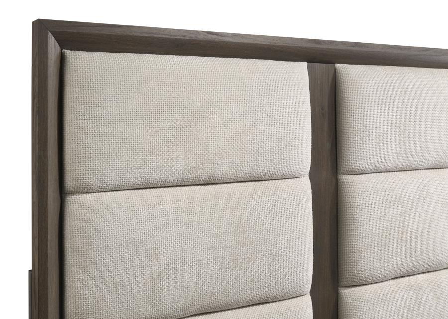 Farre 4-piece Queen Bedroom Set Dark Brown