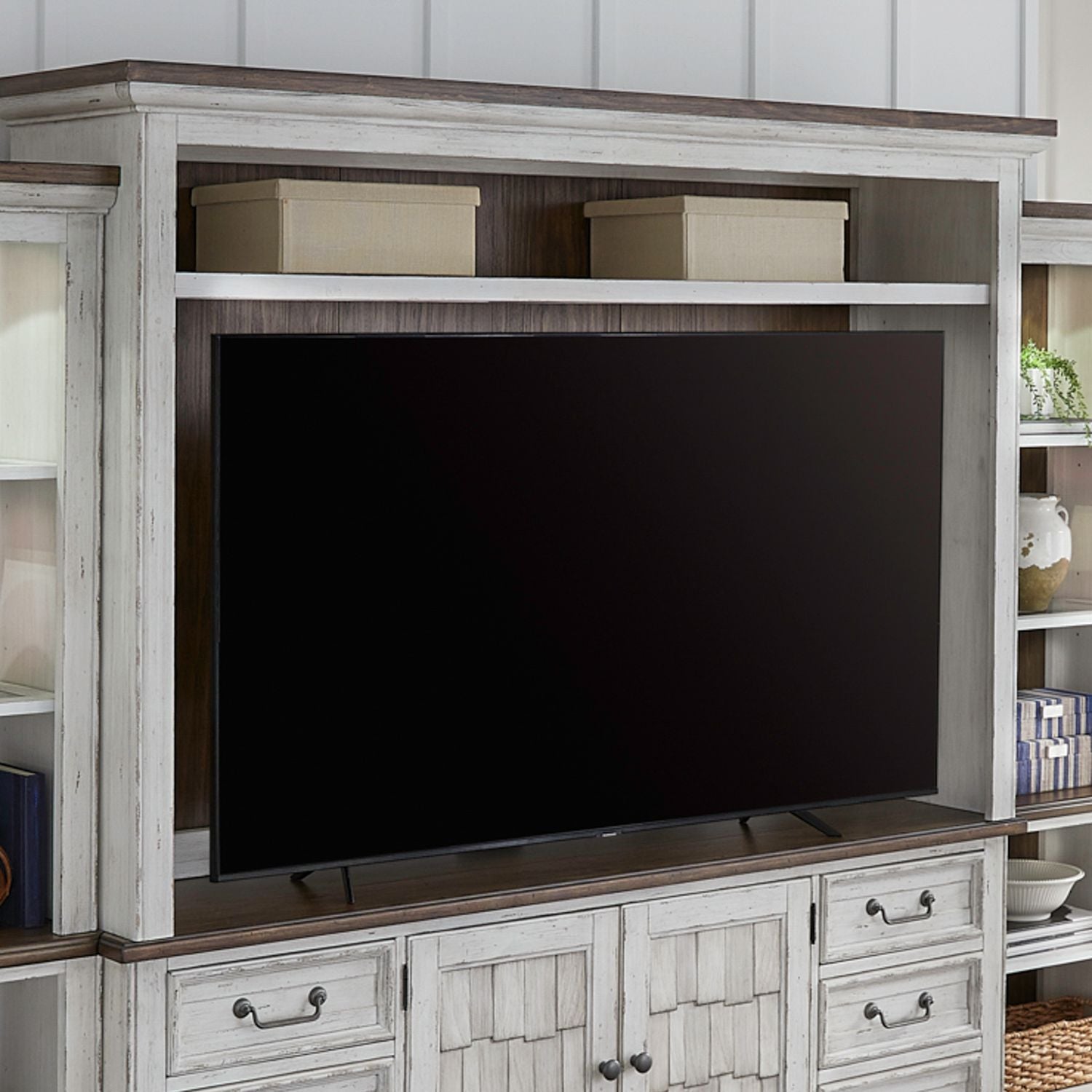 River Place Entertainment Hutch