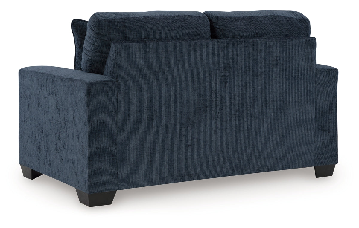 Aviemore Loveseat