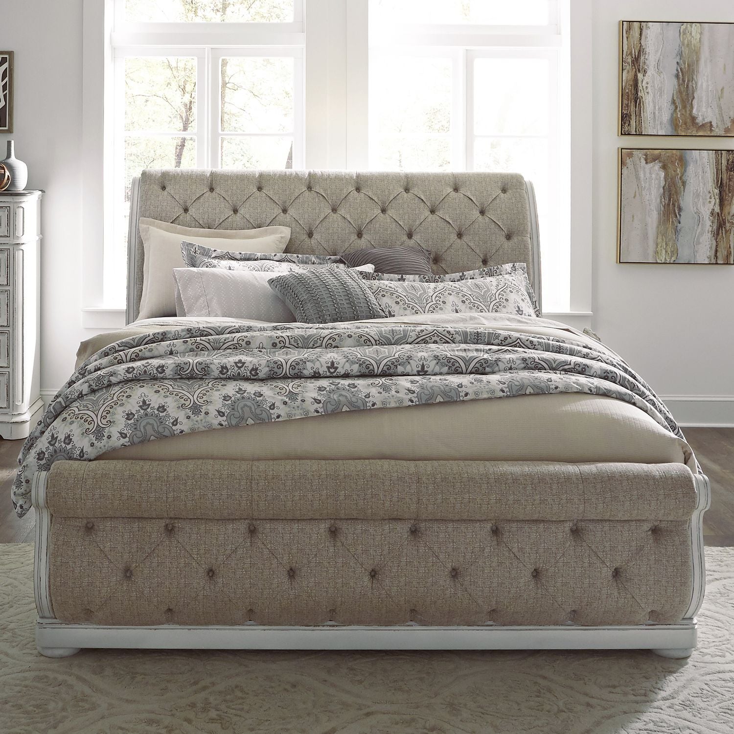 Magnolia Manor Queen Upholstery Sleigh Bed