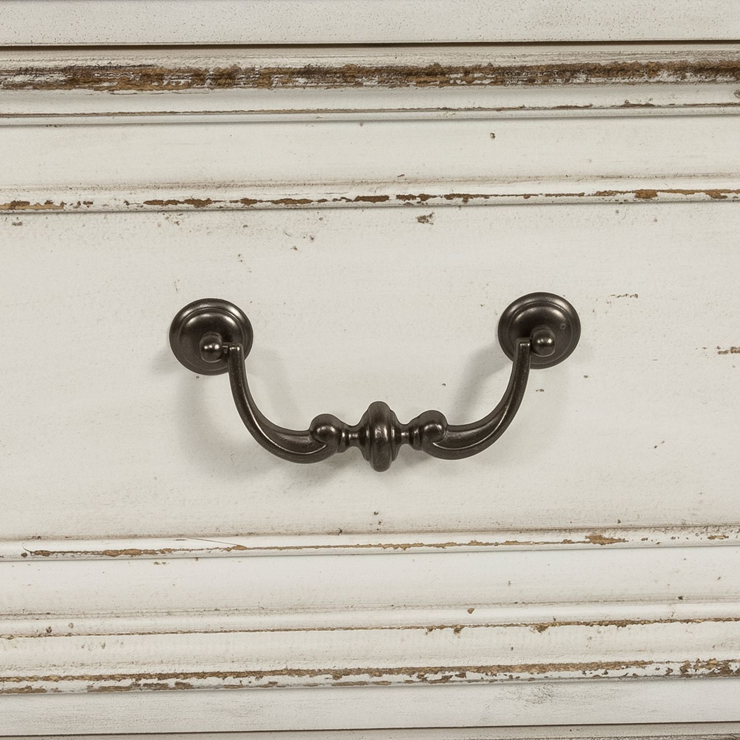Magnolia Manor 2 Drawer Nightstand