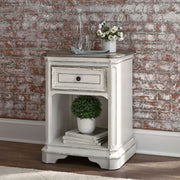 Magnolia Manor 1 Drawer Nightstand