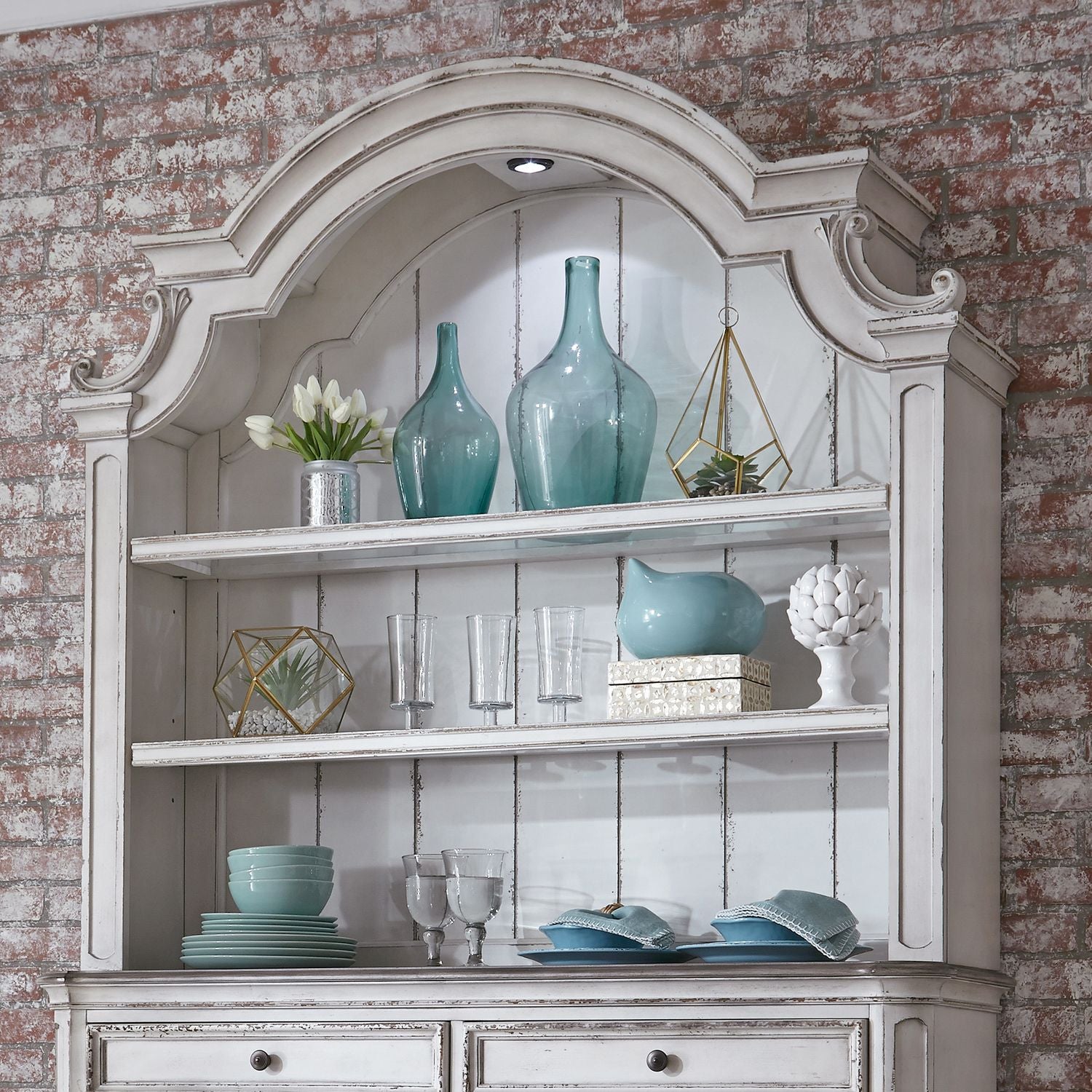 Magnolia Manor Hutch