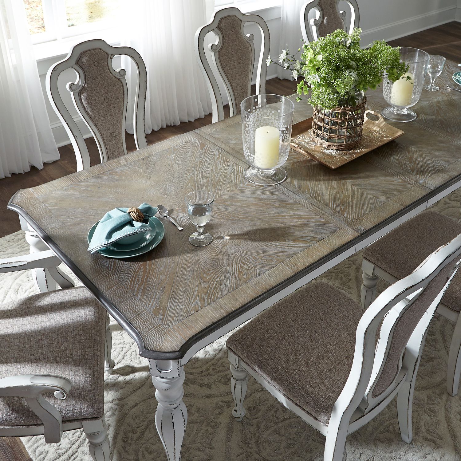 Magnolia Manor 5 Piece Leg Table Set