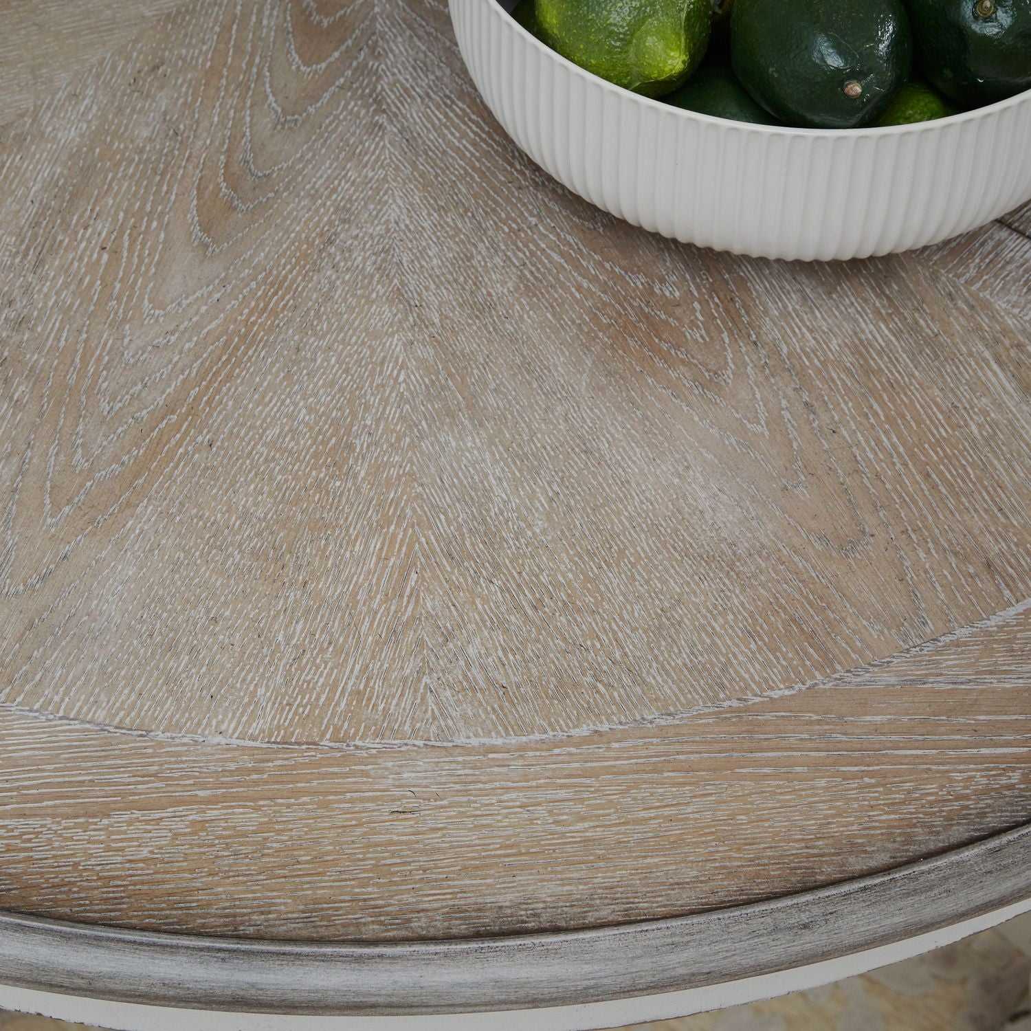 Magnolia Manor Pedestal Table