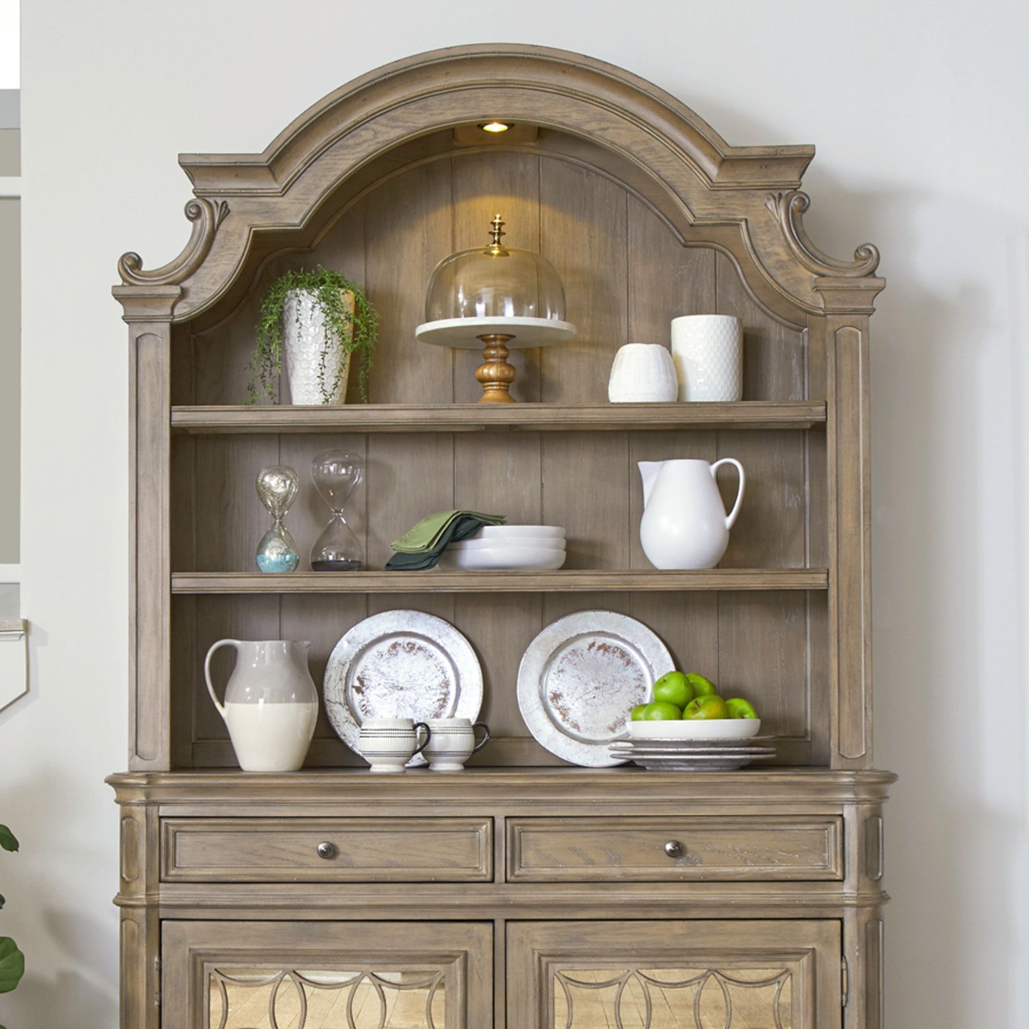 Magnolia Manor Hutch