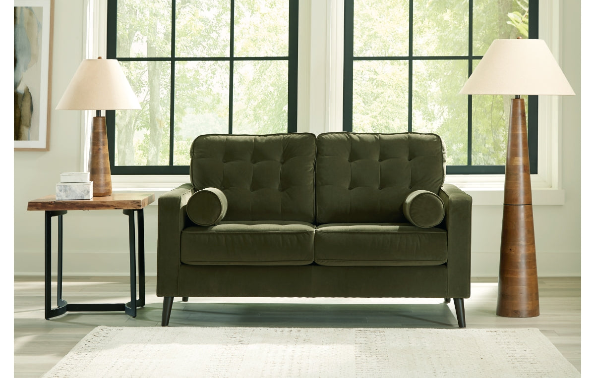 Reveon Lakes Loveseat