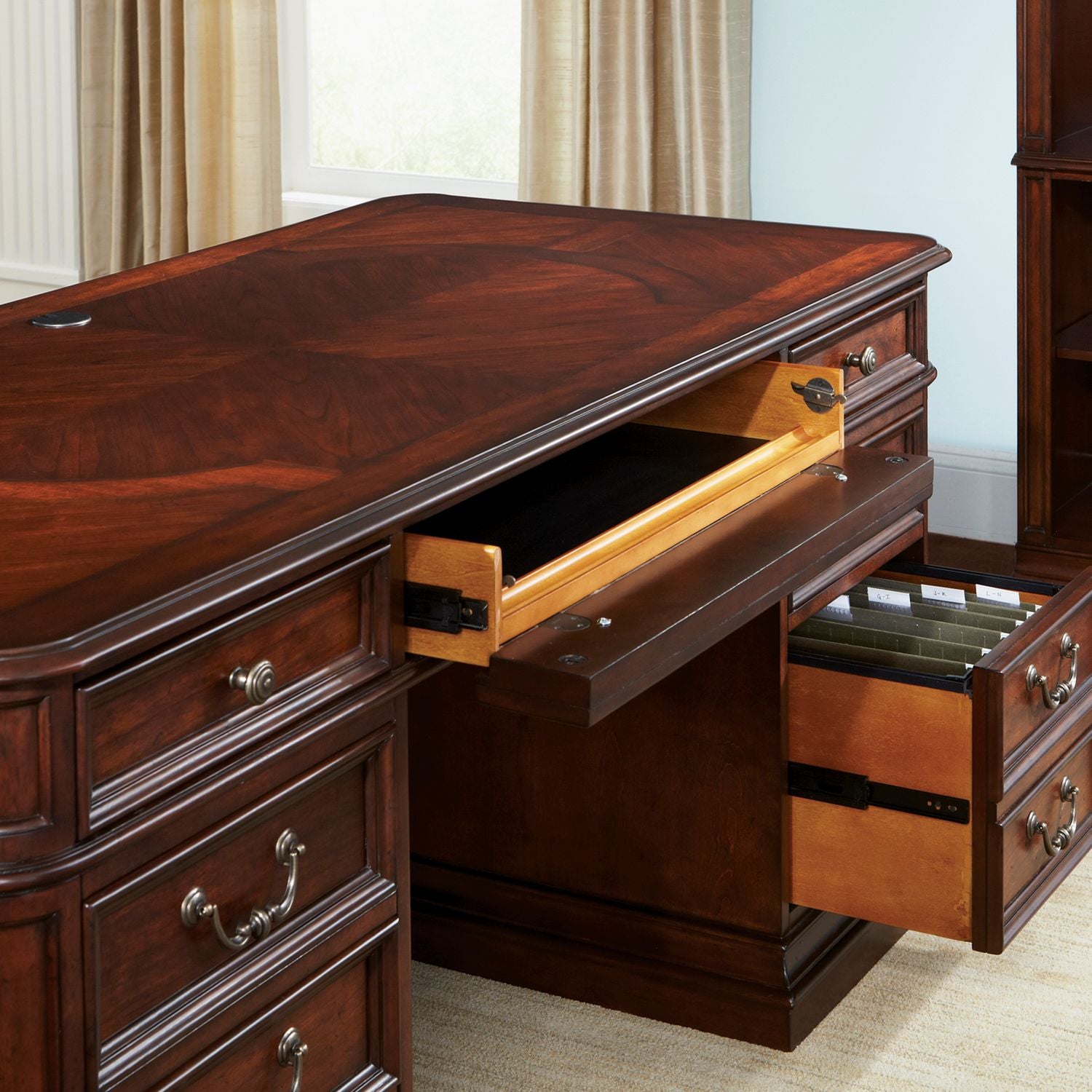 Brayton Manor 5 Piece Jr Executive Set