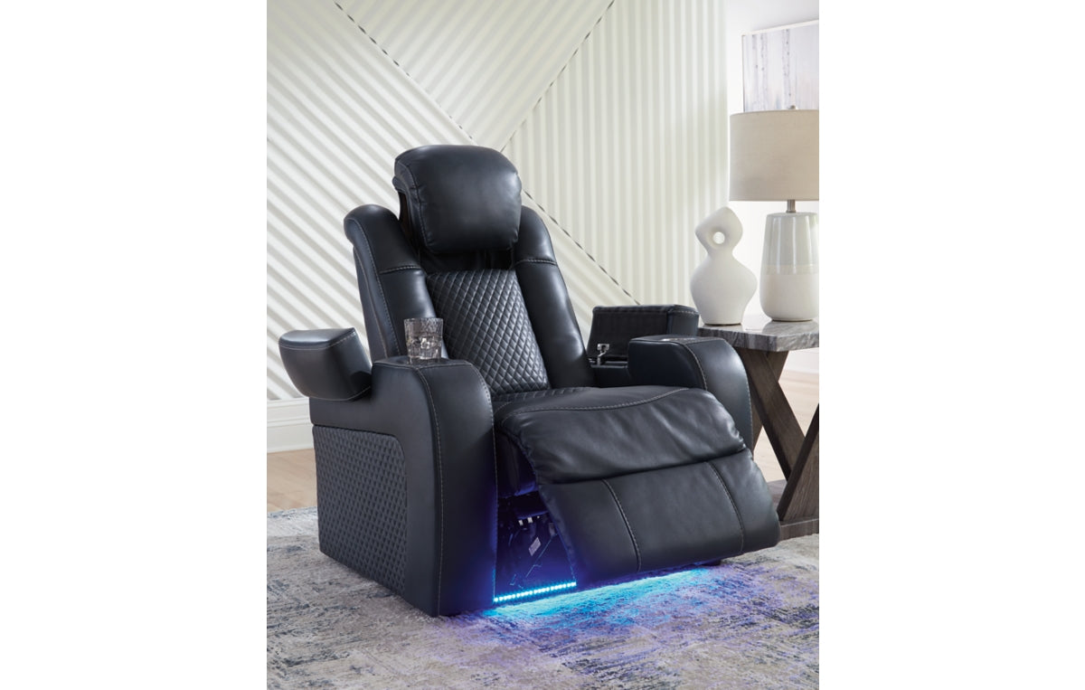 Fyne-Dyme Sofa, Loveseat and Recliner