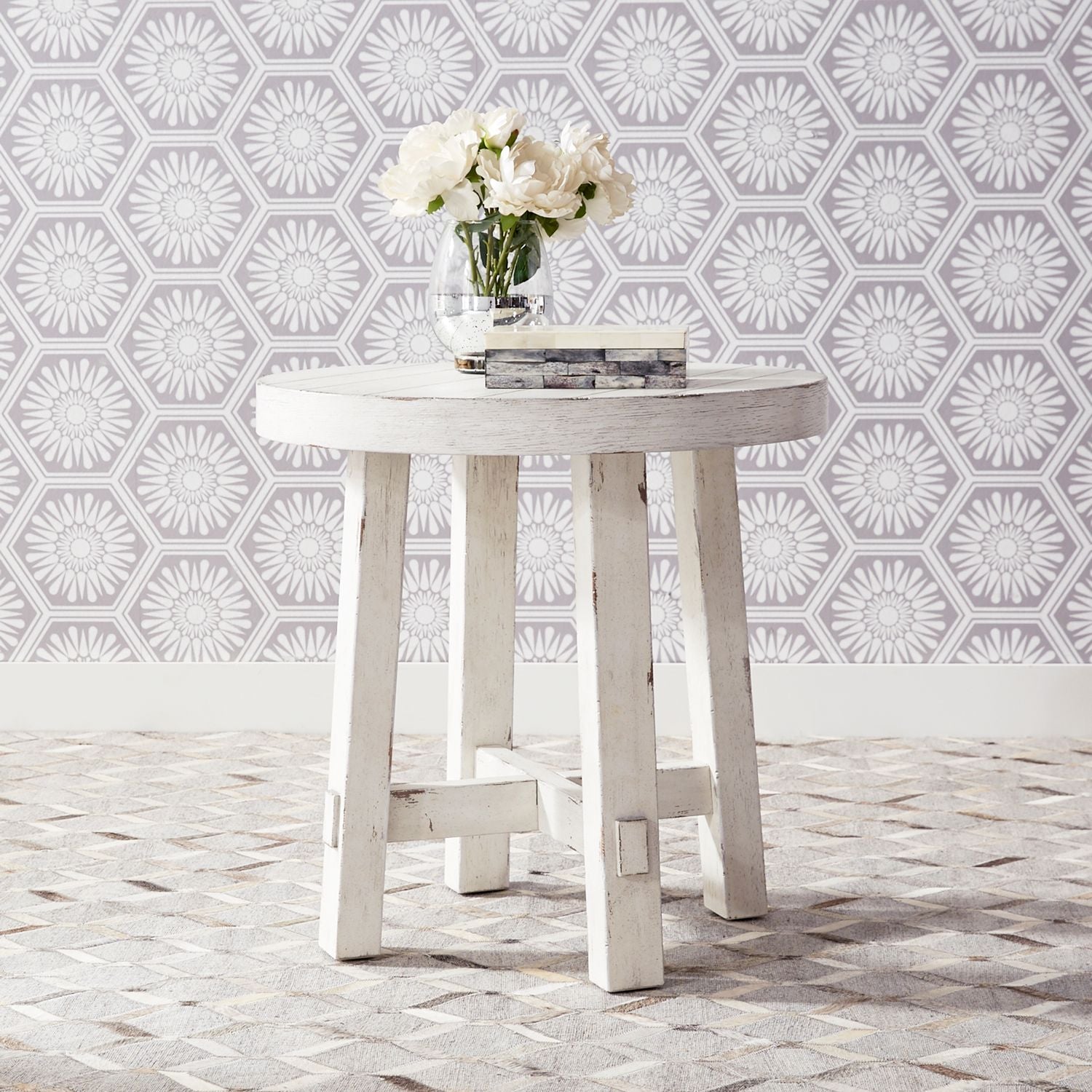 Modern Farmhouse Splay Leg Round End Table