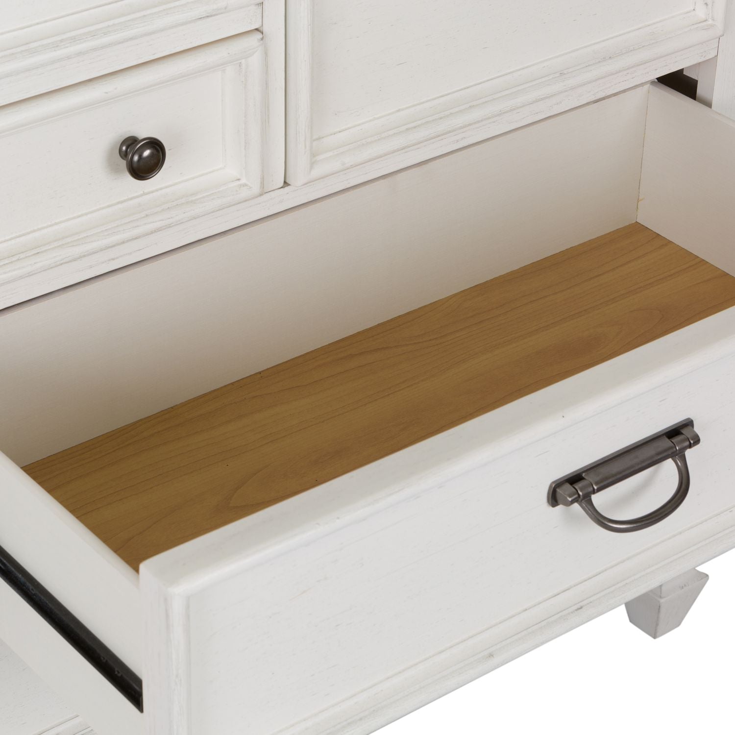 Allyson Park 8 Drawer Dresser