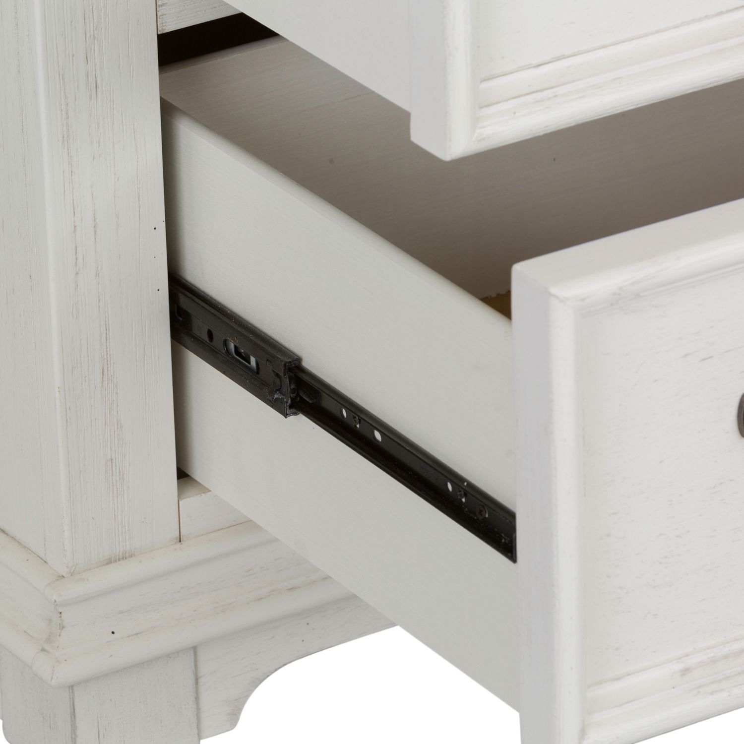 Allyson Park 5 Drawer Chest