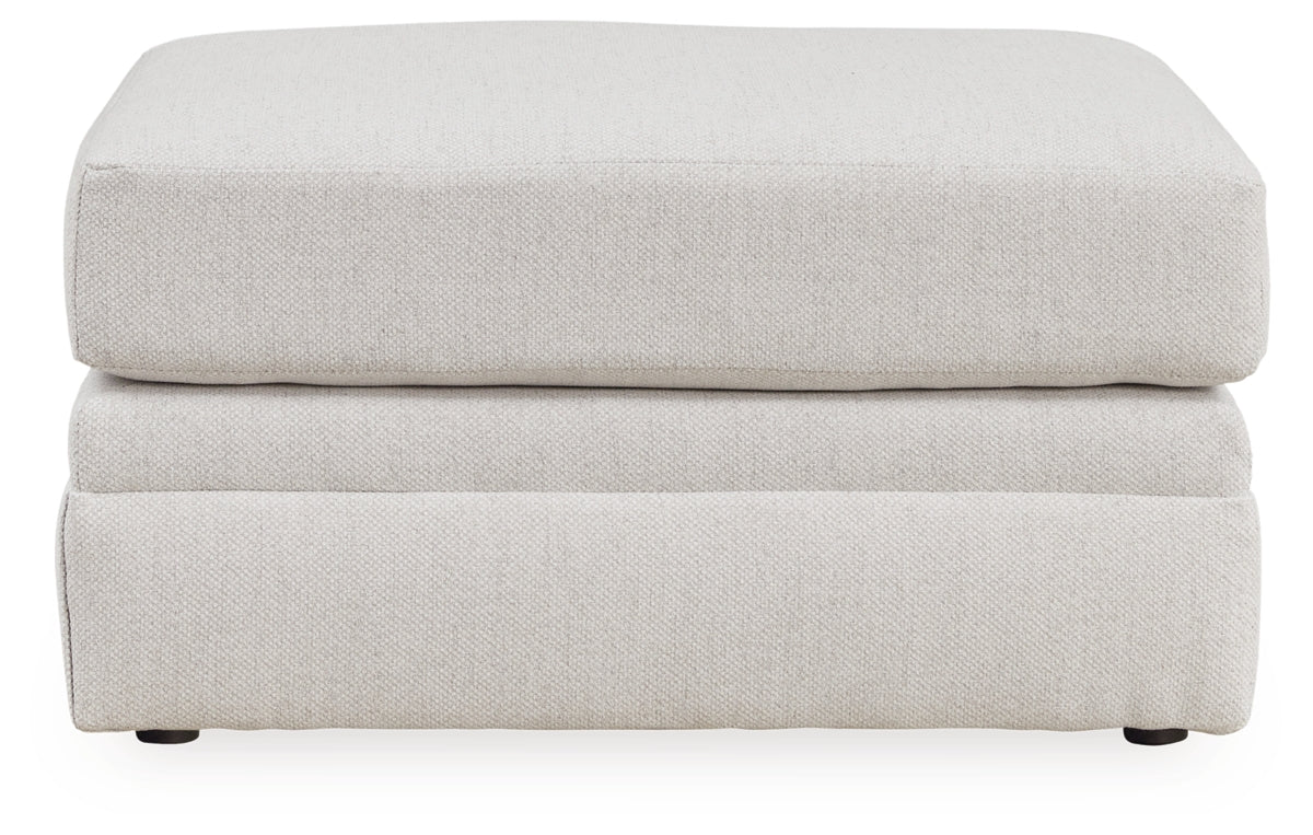 Maitelynn Ottoman