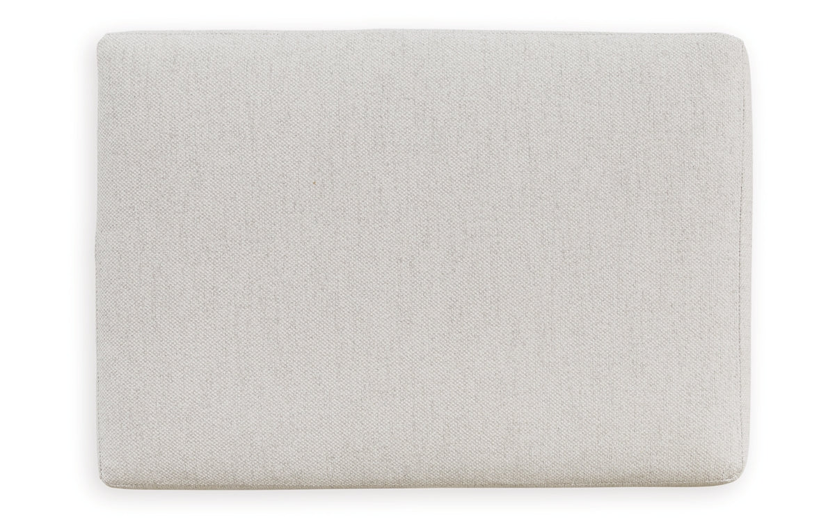 Maitelynn Ottoman