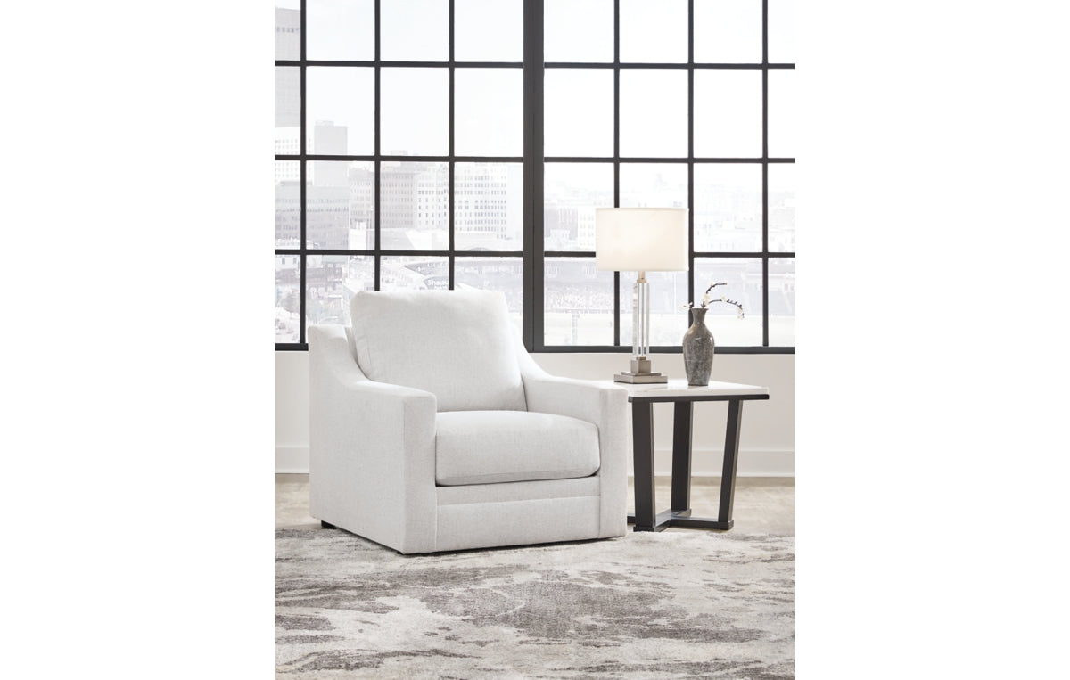 Maitelynn Chair