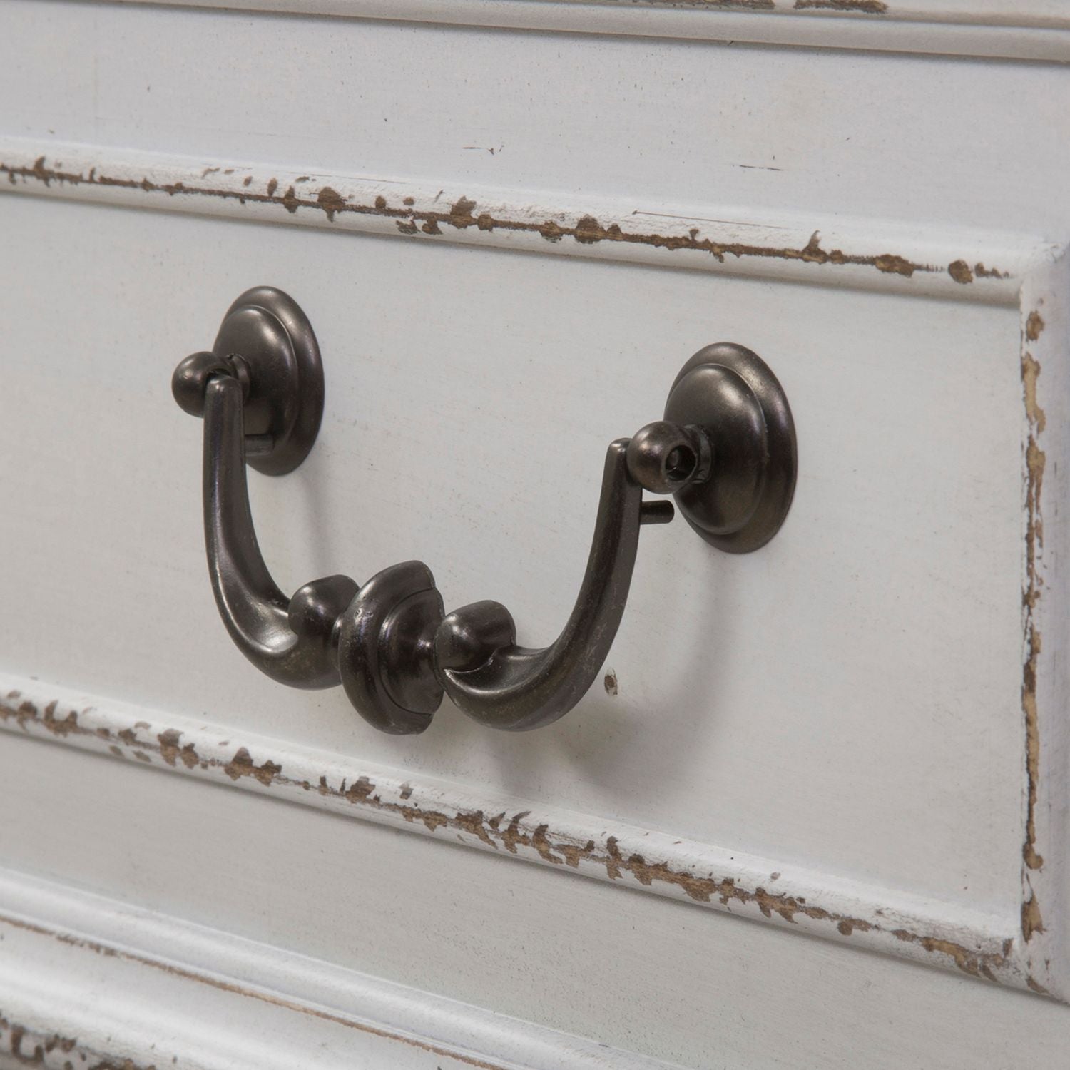 Abbey Park King California Panel Bed, Dresser & Mirror