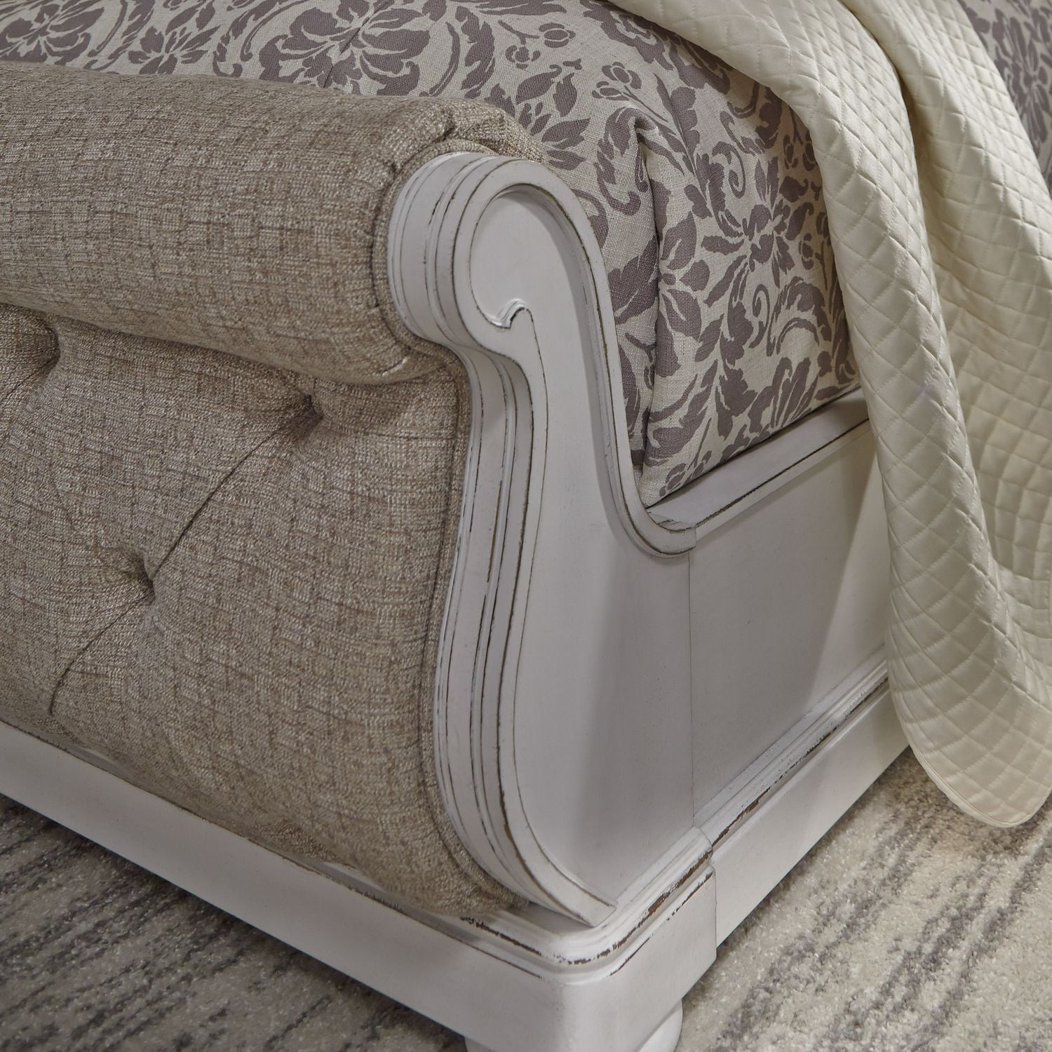 Abbey Park King California Sleigh Bed