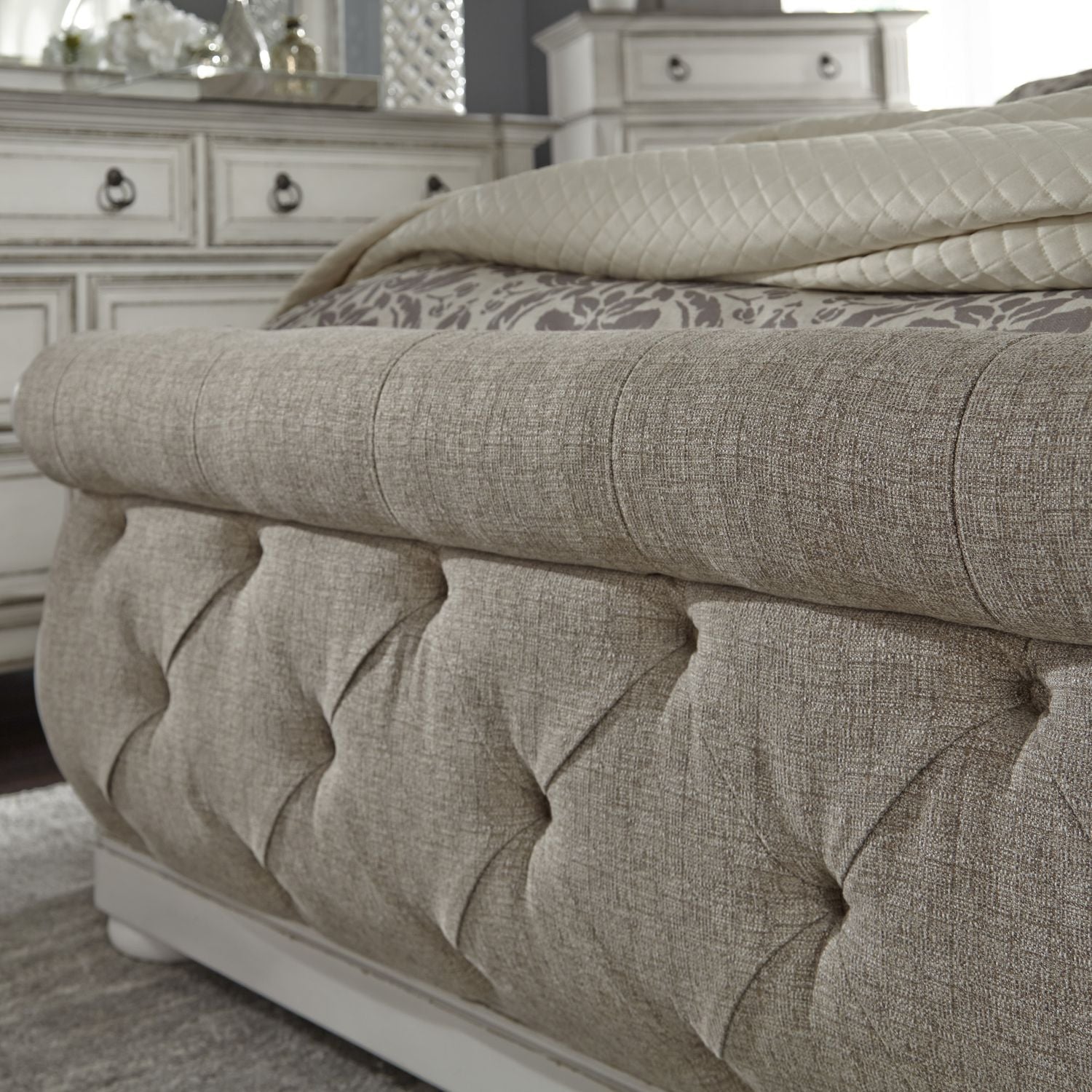 Abbey Park King California Sleigh Bed