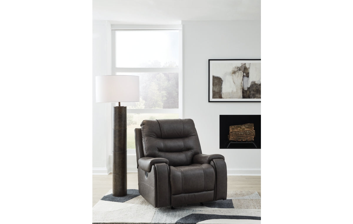 Femley Recliner