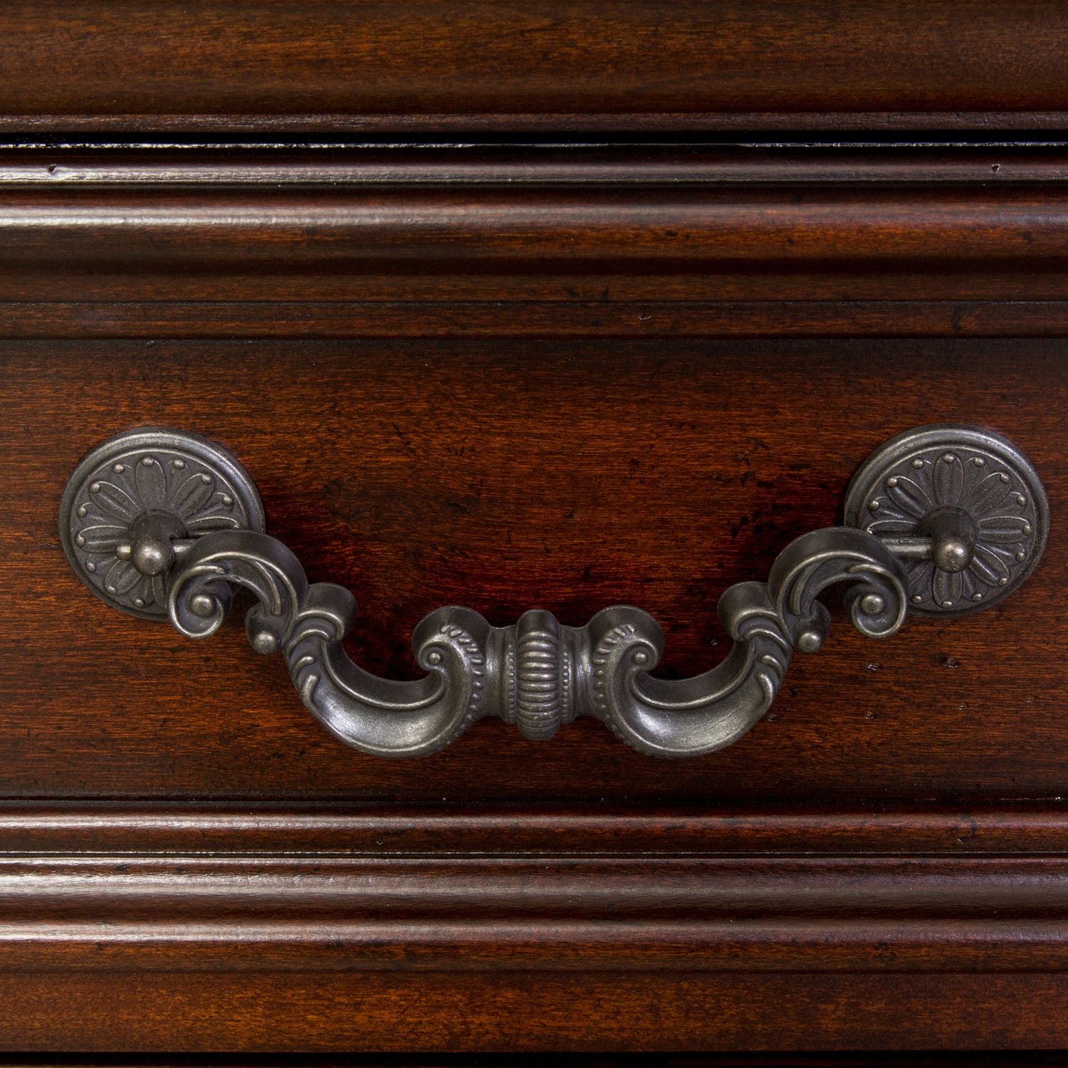 Messina Estates Queen Poster Bed, Dresser & Mirror