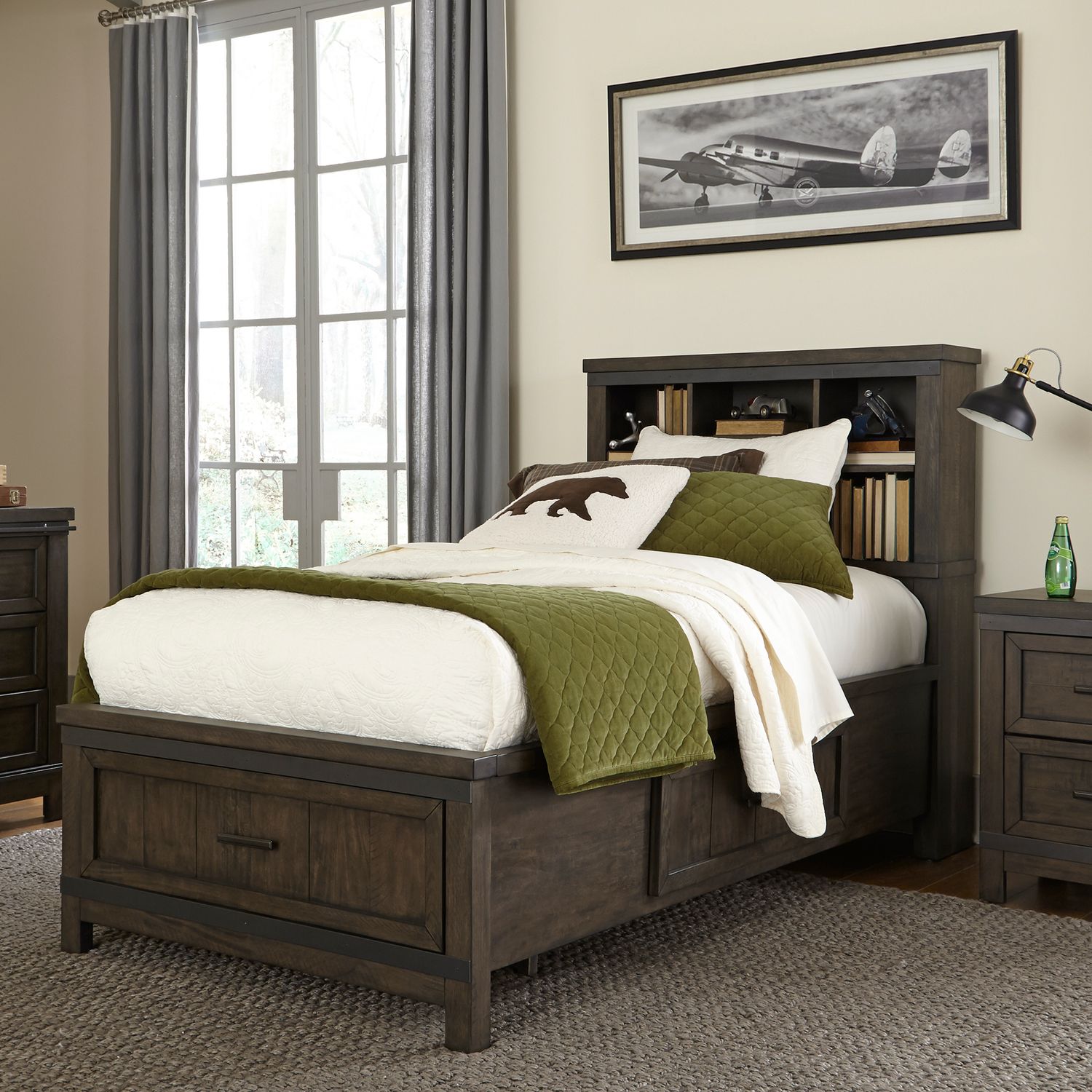 Thornwood Hills Full Storage Footboard