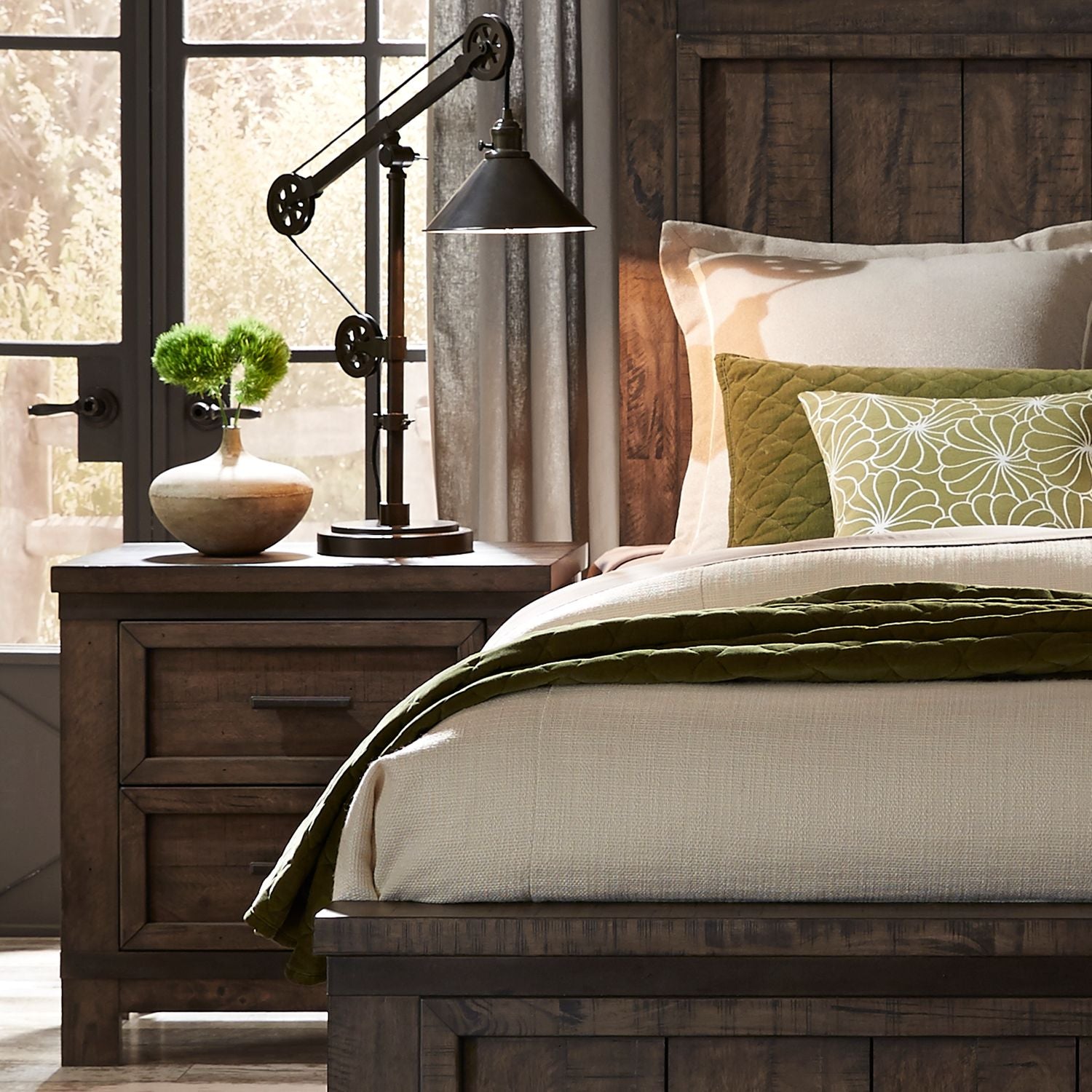Thornwood Hills Nightstand