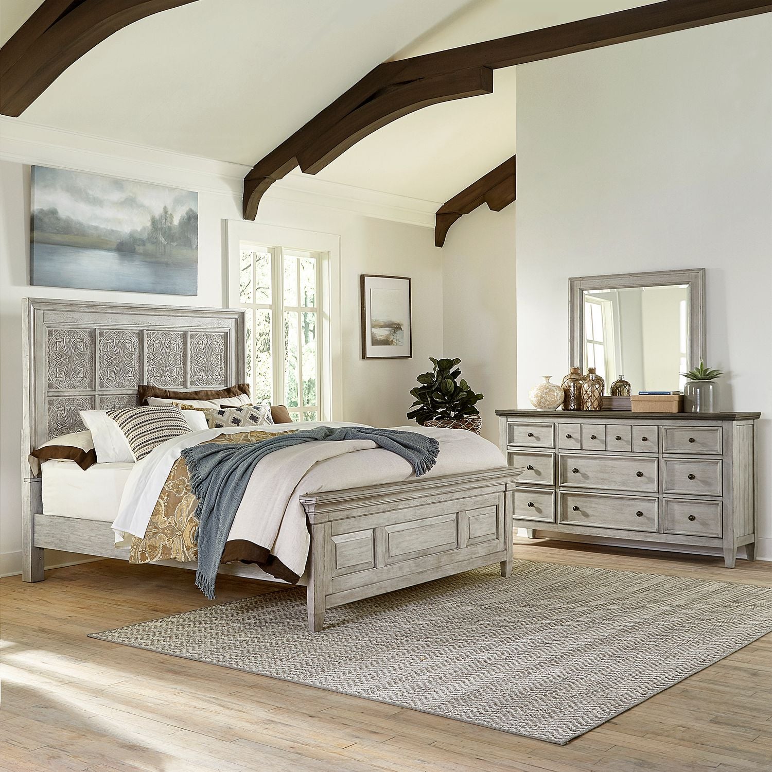 Heartland Opt Queen Panel Bed, Dresser & Mirror
