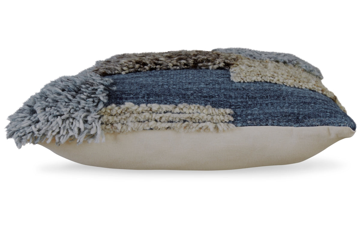 Gibbend Pillow
