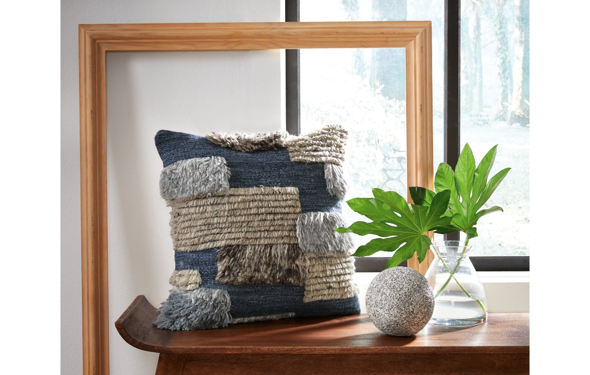 Gibbend Pillow (Set of 4)