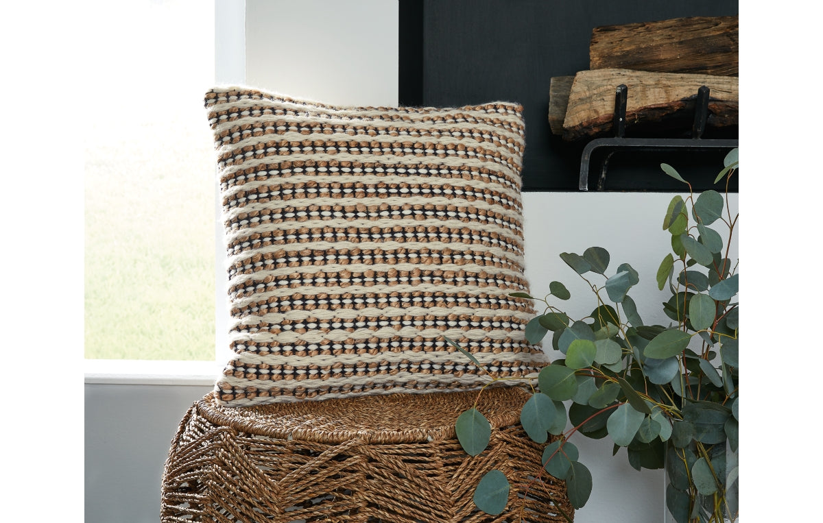 Nealington Pillow (Set of 4)