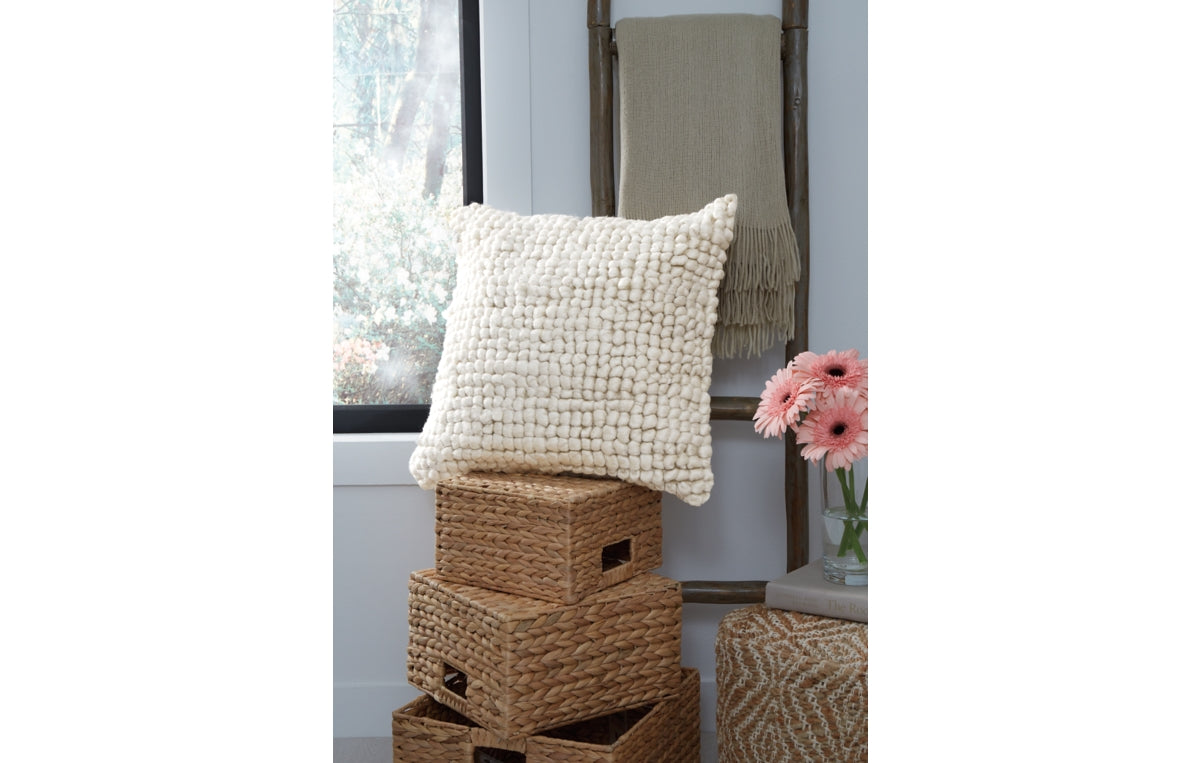 Aavie Pillow (Set of 4)