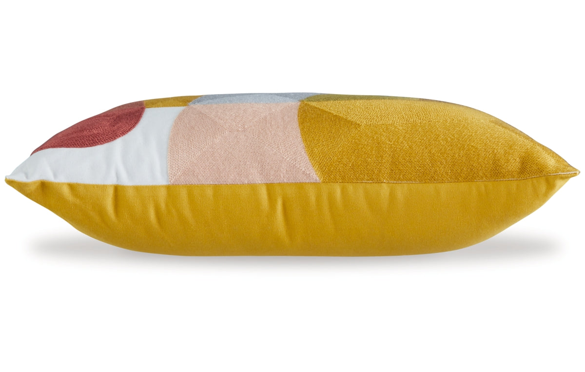 Varness Pillow (Set of 4)