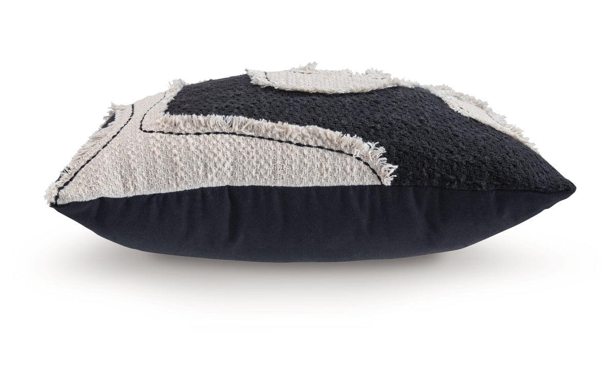 Veerbank Pillow (Set of 4)