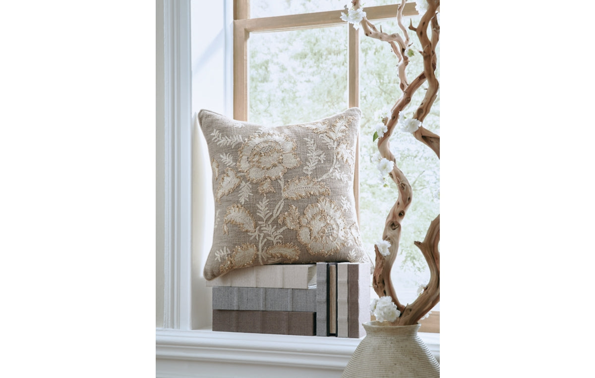 Viveka Pillow (Set of 4)