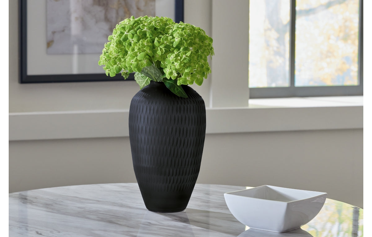 Etney Vase